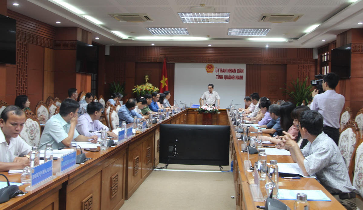 Quang cảnh buổi làm việc.