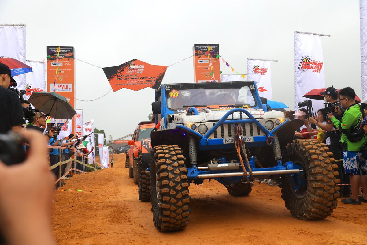 Sáng ngày 28/10/2023, tại Làng Văn hoá - Du lịch các dân tộc Việt Nam (Hà Nội) chính thức khai mạc Giải đua xe ô tô địa hình Việt Nam PVOIL CUP 2023.