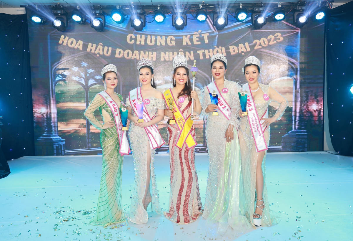 Những thí sinh đoạt ngôi vị Hoa Hậu, Á hậu 1,2,3 của cuộc thi.