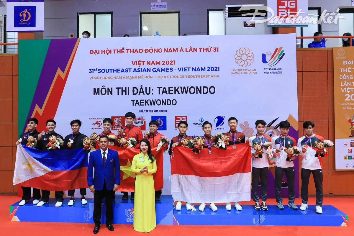 SEA Games 31: Tuyển Taekwondo Việt Nam giành 'mưa' Huy chương Vàng trong ngày khai mạc