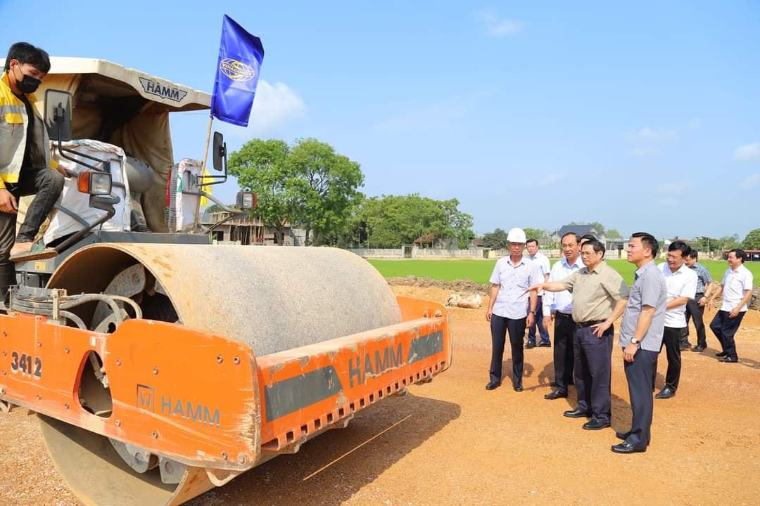 Thủ tướng Chính phủ yêu cầu tỉnh Thanh Hóa tập trung nguồn lực để xây dựng các tuyến đường với trục kết nối là cao tốc Bắc - Nam. Ảnh: Minh Hiếu