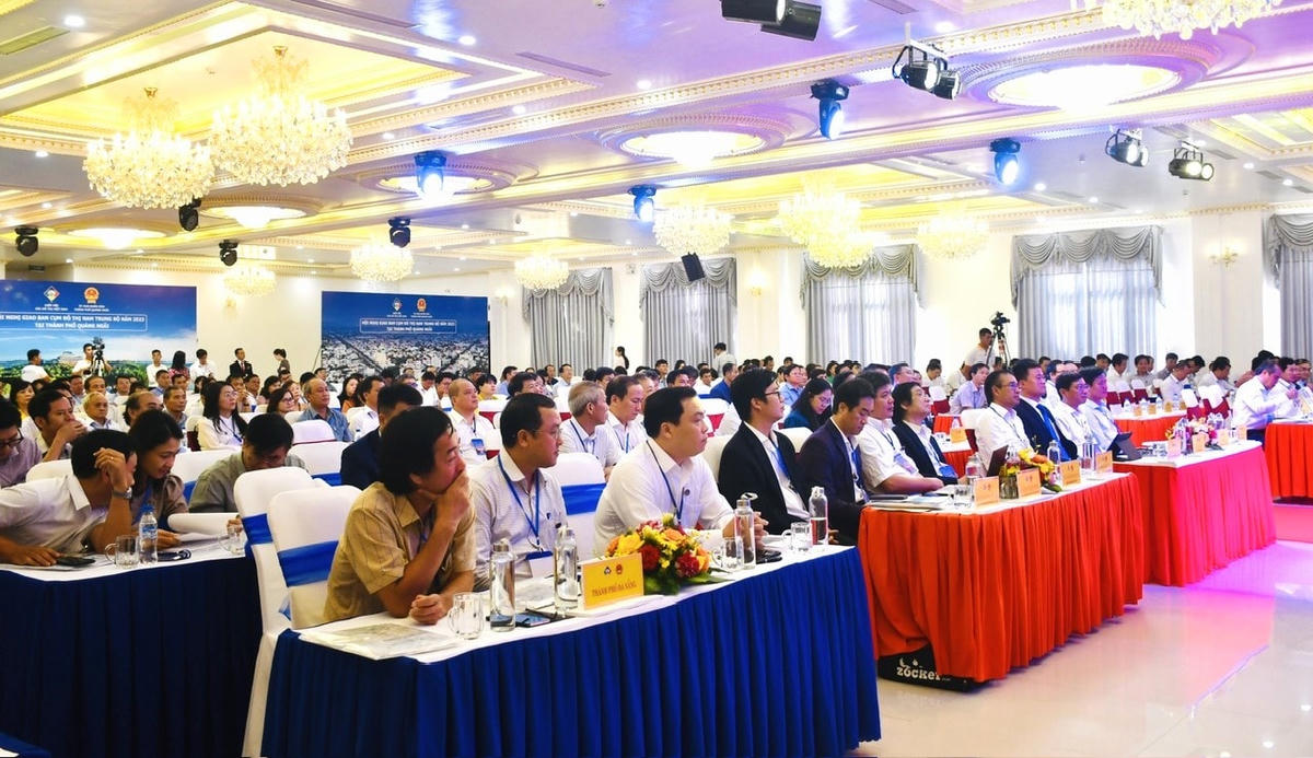 Quang cảnh hội nghị “Quản trị rủi ro và phòng chống thiên tai các đô thị ven biển”.