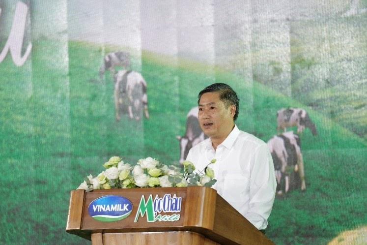 Ông Nguyễn Hữu Đông, Bí thư Tỉnh ủy tỉnh Sơn La phát biểu và đánh giá cao về dự án do Vinamilk, Mộc Châu Milk đầu tư tại Mộc Châu.