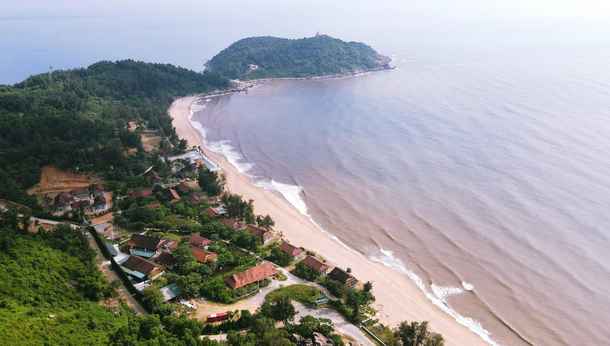 Cảnh sắc thiên nhiên thơ mộng ở khu du lịch Quỳnh Viên.