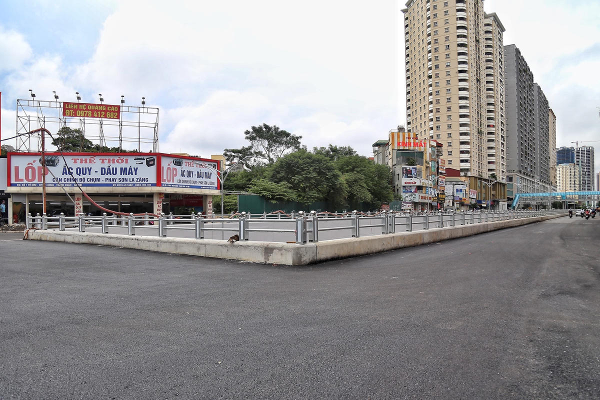 Hầm chui Lê Văn Lương 'chốt' thông xe vào ngày 5/10
