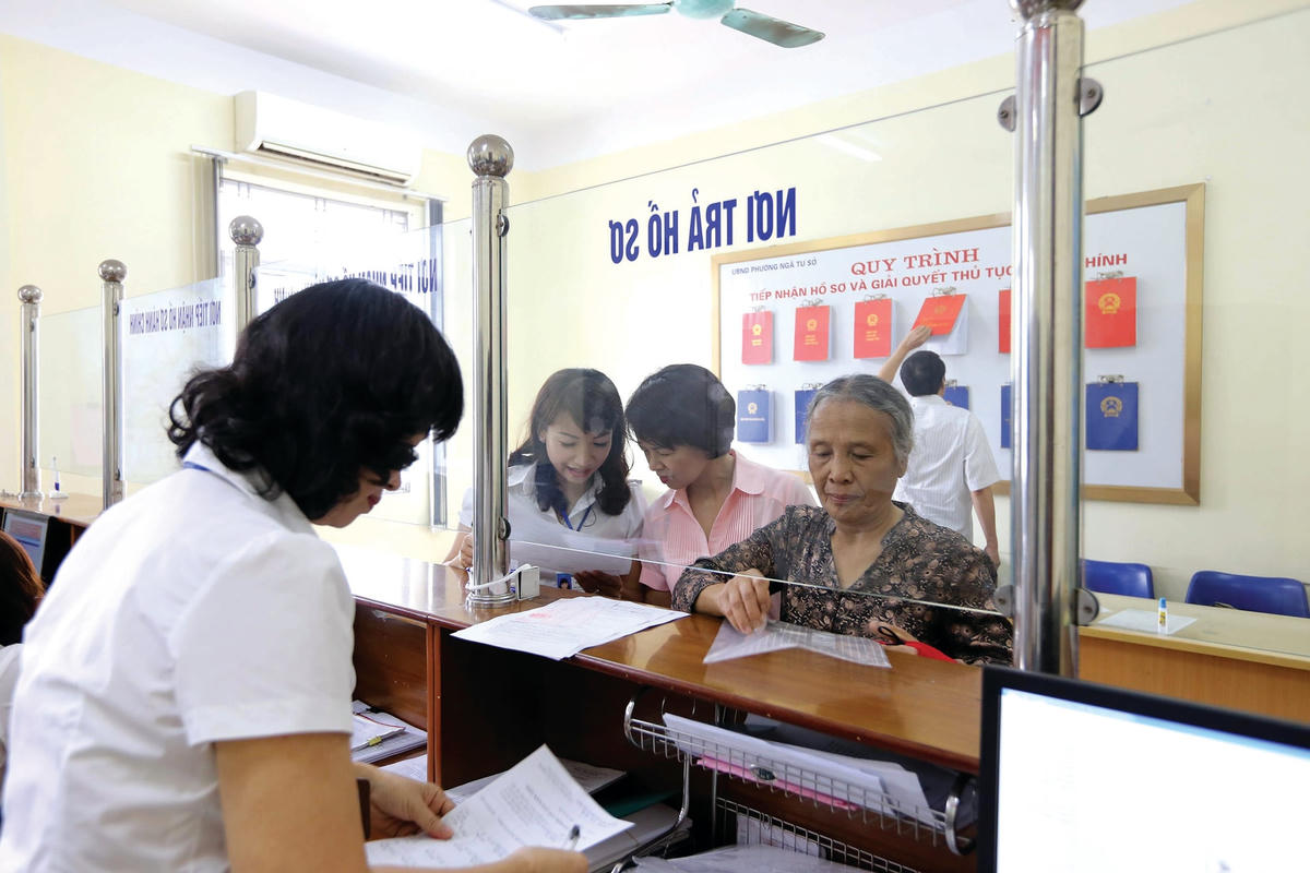 Khi người dân không còn phải… ‘lên phường’