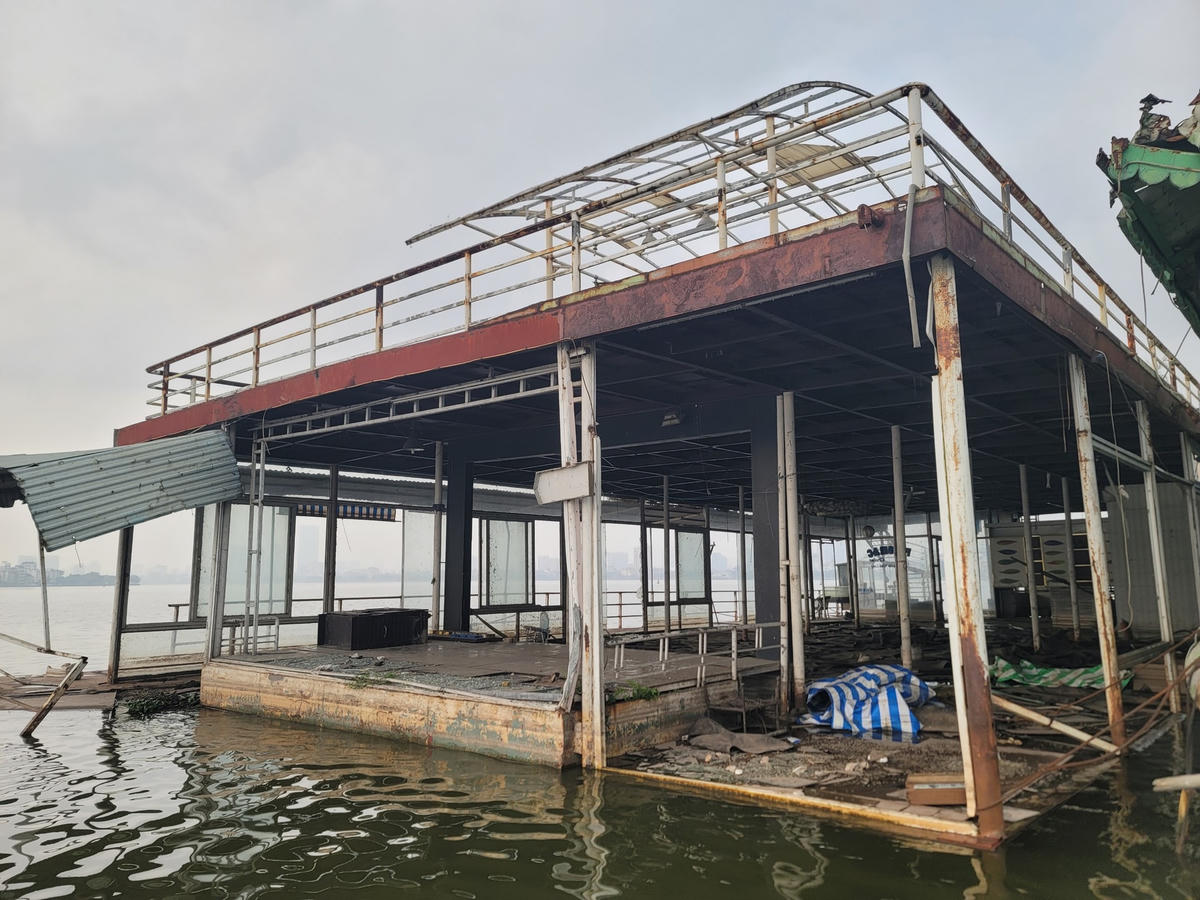 Cận cảnh 4 con 'tàu ma' cuối cùng còn sót lại ở Hồ Tây