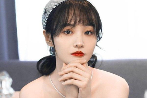 Trịnh Sảng từng bị "phong sát" trên mọi nền tảng xã hội vì vướng scandal. 