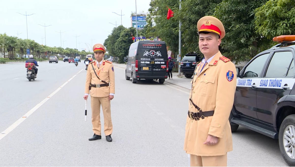 Lực lượng CSGT tăng cường tuần tra kiểm soát trên các tuyến đường để đảm bảo trật tự an toàn giao thông dịp Tết. Ảnh: Công an tỉnh Quảng Ninh.