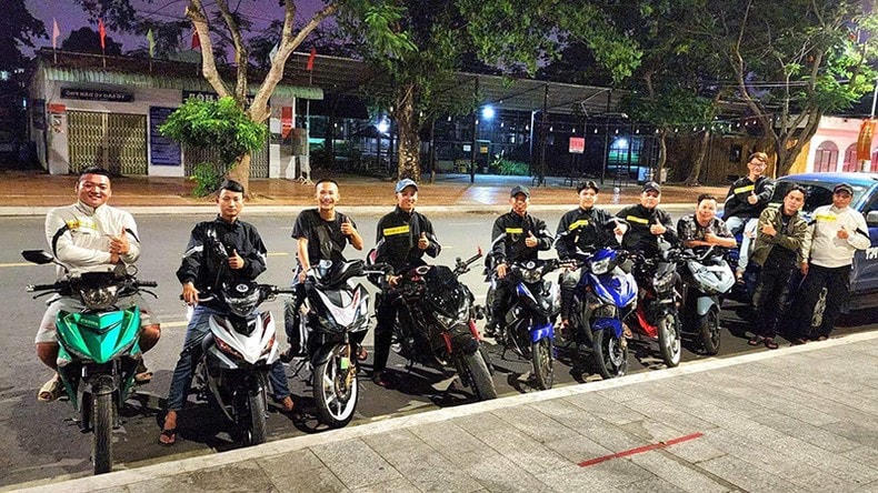 Các thành viên của đội cứu nạn.  