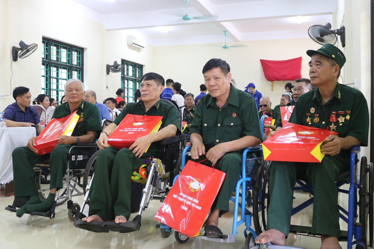 Họ đều là những thương binh nặng, năm xưa đã hy sinh xương máu để bảo vệ Tổ quốc.