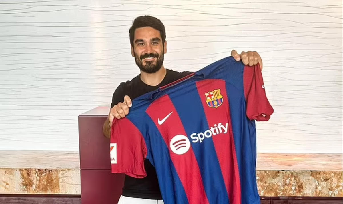 City cần tăng cường hàng tiền vệ sau khi để mất Ilkay Gundogan vào tay Barcelona tuần này. Ảnh: Daily Mail.