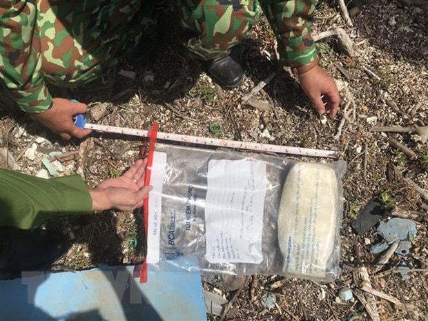 Lực lượng chức năng điều tra, xử lý một vụ án liên quan đến ma túy.