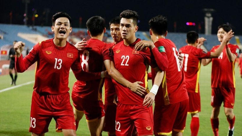Các cầu thủ của ĐT Việt Nam cần có thêm những sân chơi lớn để rèn luyện.  
