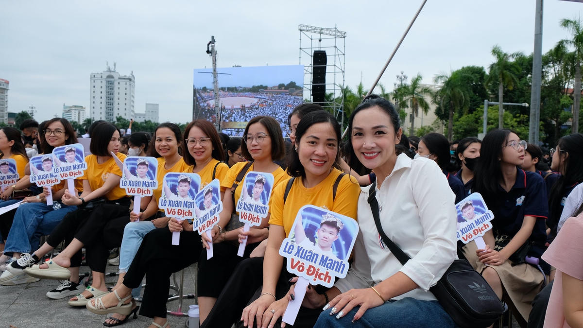 Các cổ động viên ở Thanh Hóa đã sẵn sàng tiếp lửa cho Xuân Mạnh.