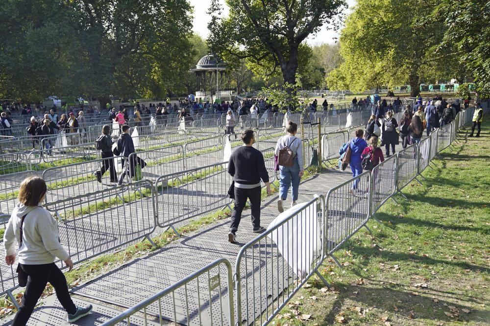 36 km hàng rào được thiết lập ở trung tâm London để kiểm soát đám đông.