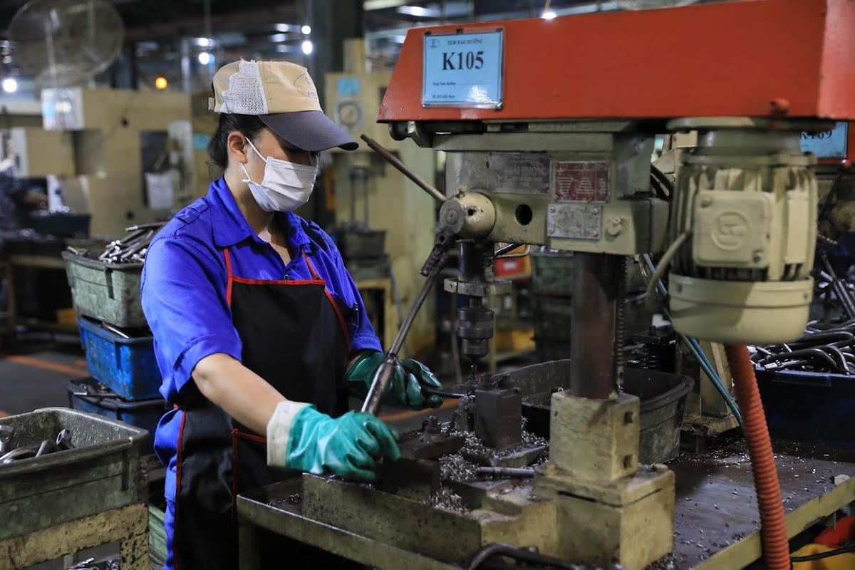 Phần lớn doanh nghiệp nhỏ và vừa chưa thể tiếp cận gói hỗ trợ 2%. Ảnh: Quang Vinh