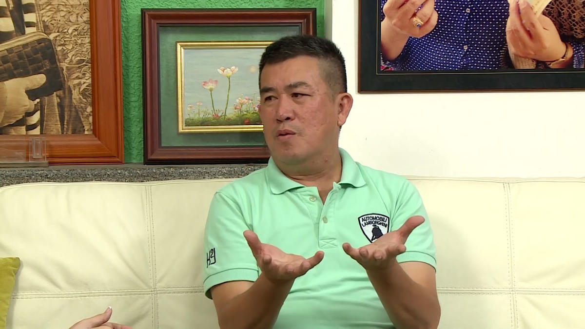 Nhật Cường không ngại tiết lộ hoàn cảnh gia đình trên sóng truyền hình. 