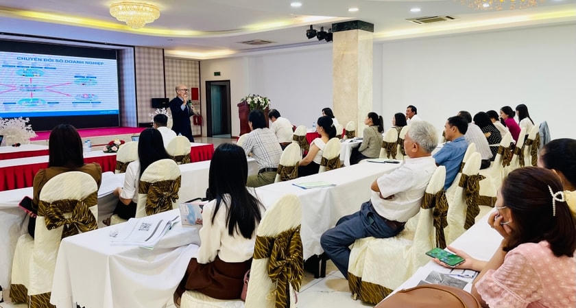 Quang cảnh buổi tập huấn.