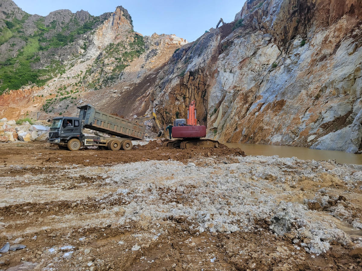 Vụ cháu bé 10 tuổi bị đuối nước trong khu vực mỏ đá: Hiện trường sắp được san phẳng