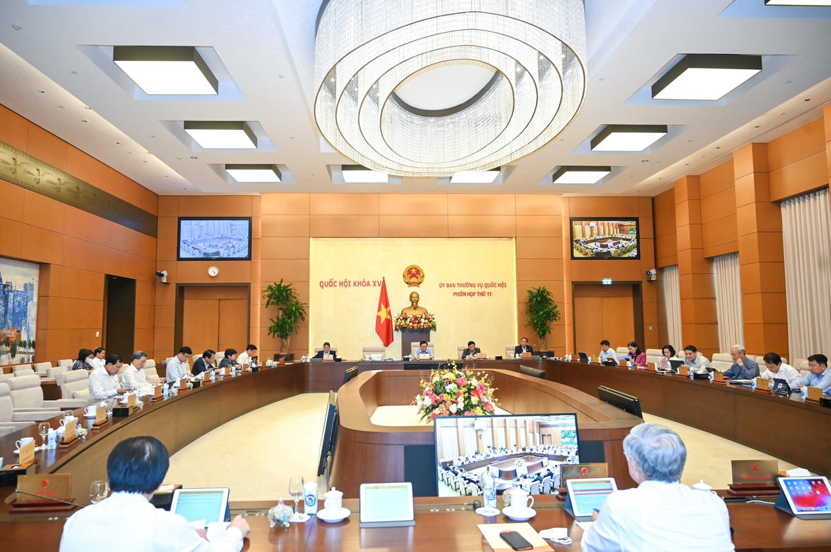 Quang cảnh phiên họp.