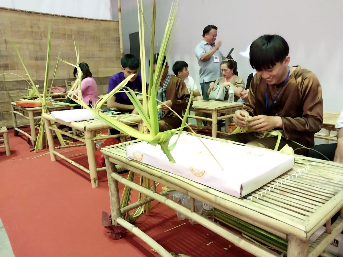 Các trò chơi dân gian góp phần cho ngày hội Gia đình thêm sôi động.