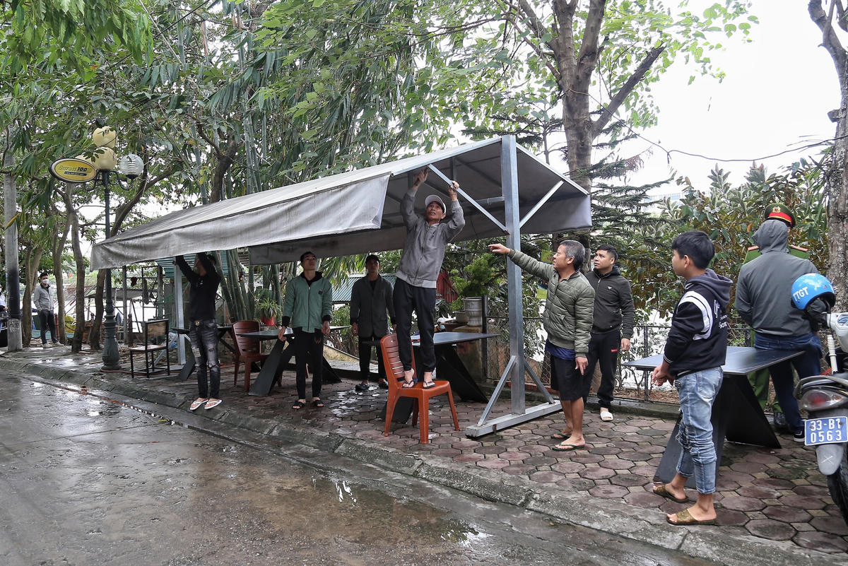 Hình ảnh tháo dỡ vi phạm của nhà hàng Dũng Ộp.