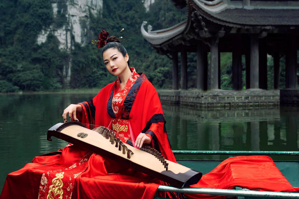 Sau này, nữ diễn viên còn tham gia nhiều dự án phim khác như: "Ký ức Điện Biên", "Những công dân tập thể", "Hai phía chân trời", "Giọt nước mắt muộn màng", "Tình khúc bạch dương", "Hồ sơ cá sấu", "Ngày mai bình yên"... Kiều Anh nhận danh hiệu NSƯT năm 2019.