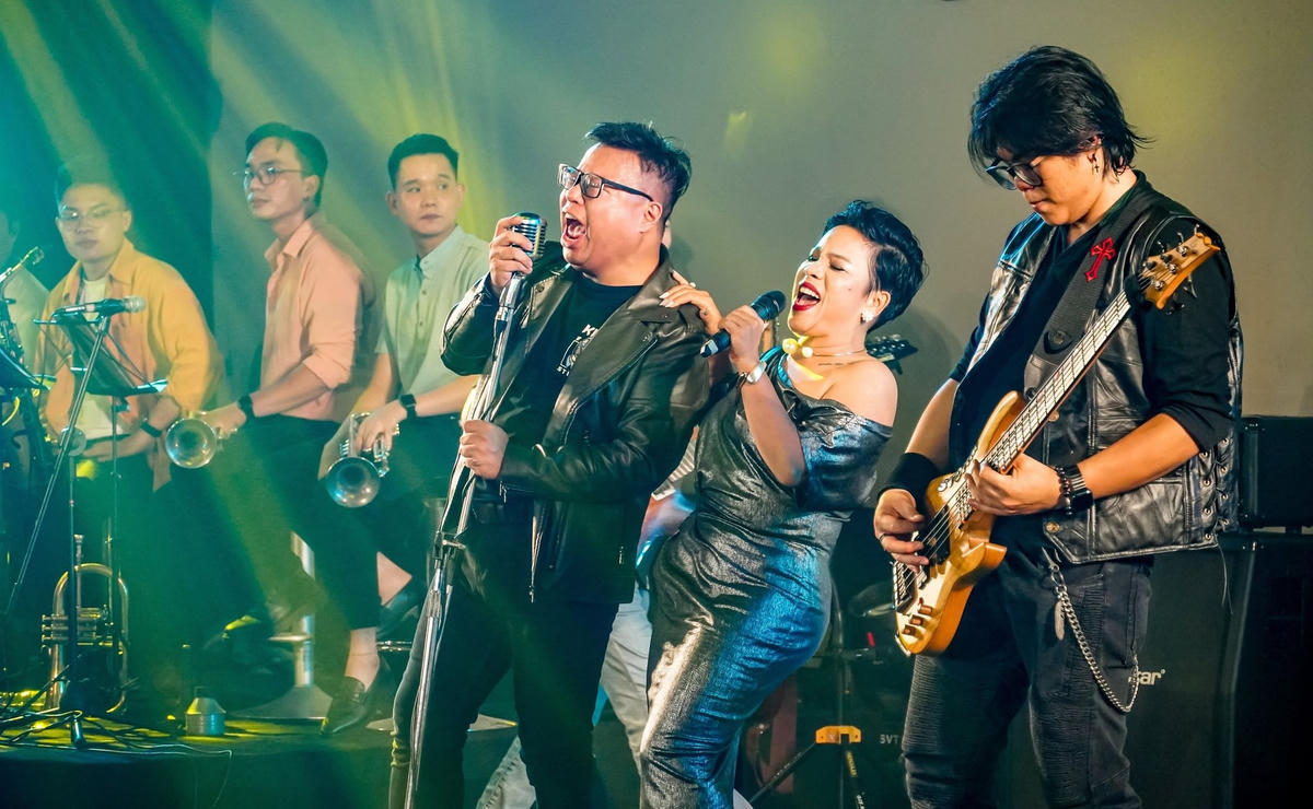 Thể hiện những ca khúc về Hà Nội, Liveshow “Hà Nội xanh” là tổng hòa một bức tranh âm nhạc mang những màu sắc tươi mới trẻ trung cùng phần phối khí mới lạ của nhạc sĩ.