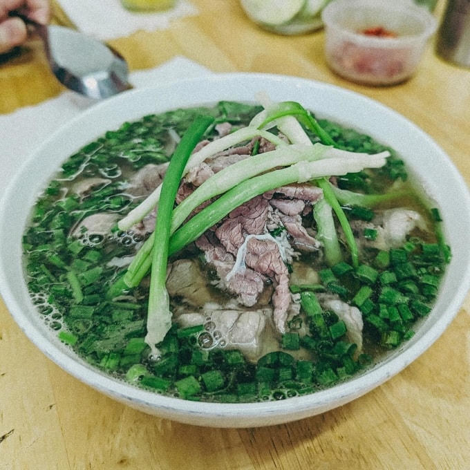 Bát phở Sướng tại ngõ Trung Yên. Ảnh: Instagram Christine Hà.  