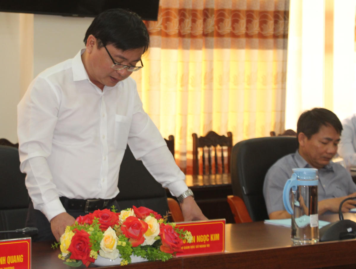 Đại biểu trình bày ý kiến tại cuộc họp. 