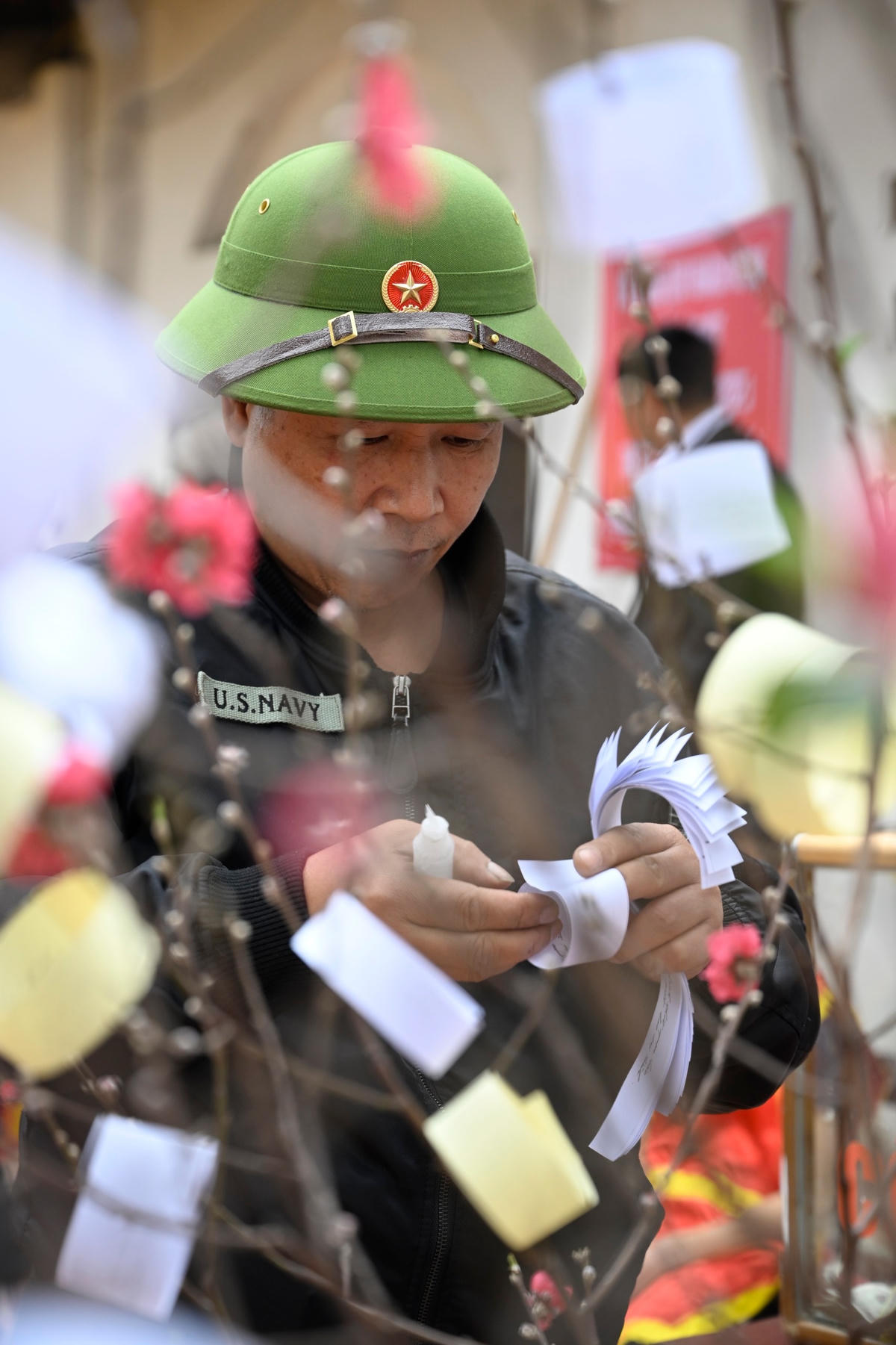 Nhiều người dân địa phương bày tỏ mong muốn, phần đánh phết vẫn tiếp tục được tổ chức.