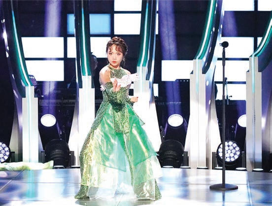 Phương Mỹ Chi mang võ vovinam lên sân khấu Sing! Asia 2025. Ảnh: NVCC