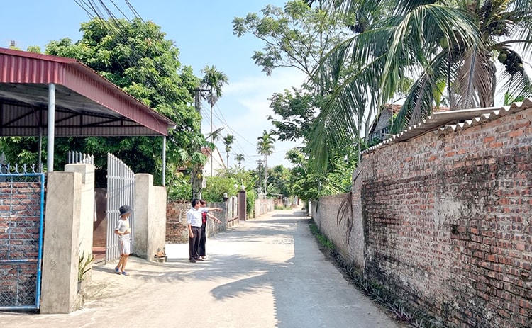 Những tuyến đường được Ban Giám sát đầu tư của cộng đồng xã Hùng Việt giám sát đã đảm bảo về chất lượng và tiến độ thi công.