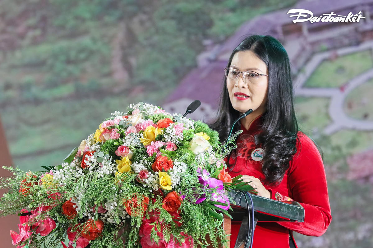 Bí thư Huyện ủy Mèo Vạc Vương Ngọc Hà đọc diễn văn kỷ niệm 60 năm Ngày thành lập huyện.