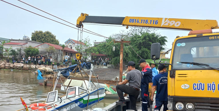 Tuy nhiên, đến cuối giờ chiều ngày 21/3, việc tìm kiếm nạn nhân mất tích chưa có kết quả.