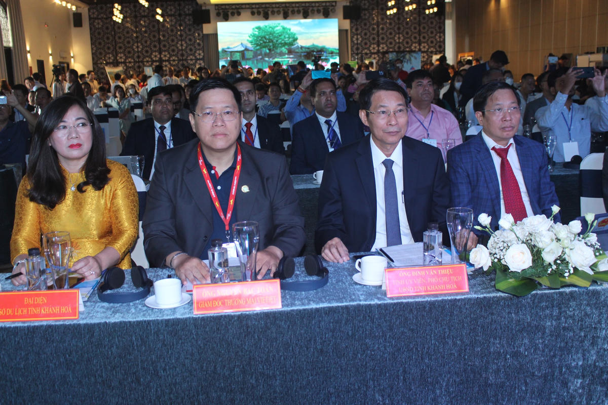 Quang cảnh hội nghị.