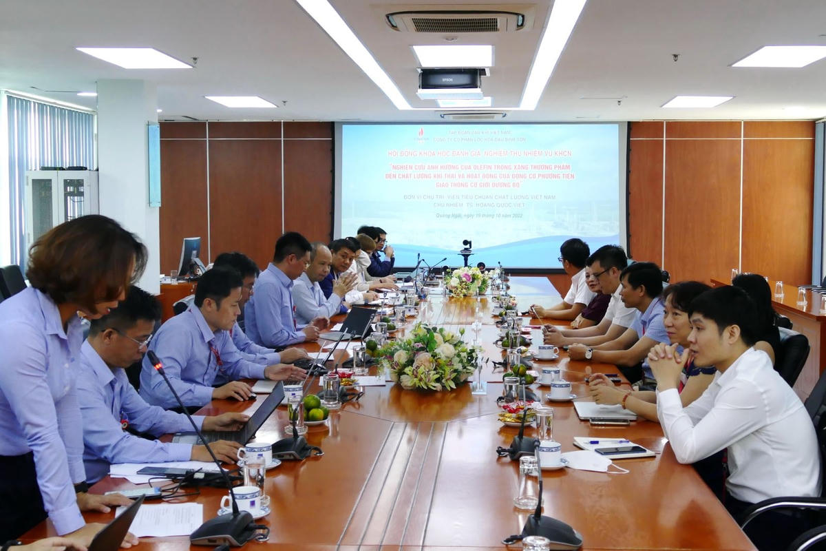 BSR tổ chức xét duyệt và nghiệm thu đề tài KHCN về Olefin trong xăng thương phẩm.