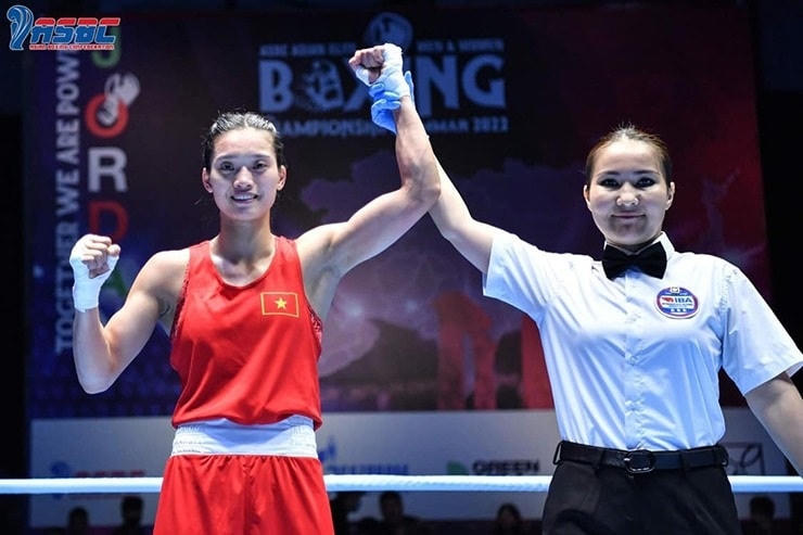 Nguyễn Thị Tâm xuất sắc giành chức vô địch Boxing châu Á 2022 sau khi đánh bại nữ võ sĩ người Nhật Bản Tsukimi Namiki (Ảnh: Liên đoàn boxing châu).