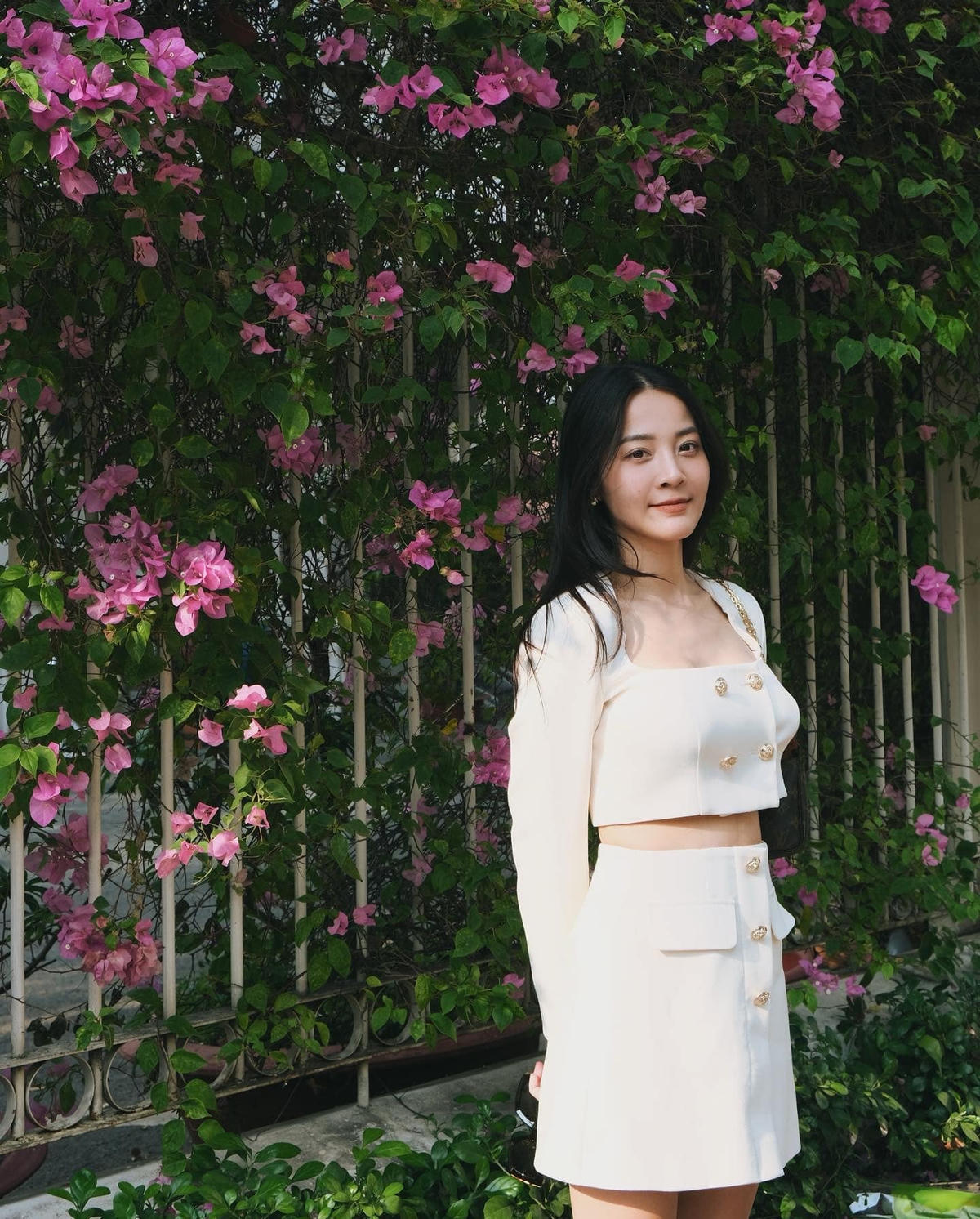 Bên cạnh những vai diễn ấn tượng, Karen Nguyễn thu hút khán giả bởi hình thể gợi cảm.