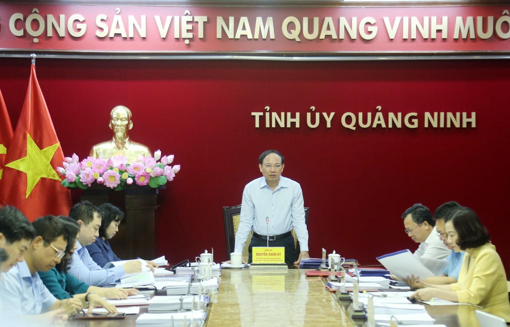 Đồng chí Nguyễn Xuân Ký, Ủy viên Trung ương Đảng, Bí thư Tỉnh ủy, Chủ tịch HĐND tỉnh kết luận hội nghị.