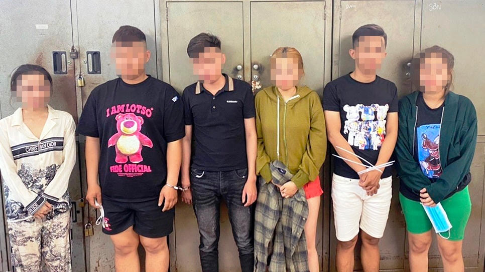 Nhóm đối tượng sử dụng ma túy trái phép tại cơ quan Công an. Ảnh: CTV.