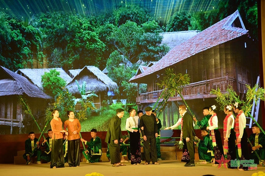 Kỷ niệm 70 năm Chiến thắng Tây Bắc, tỉnh Yên Bái tổ chức nhiều chương trình nghệ thuật ý nghĩa.