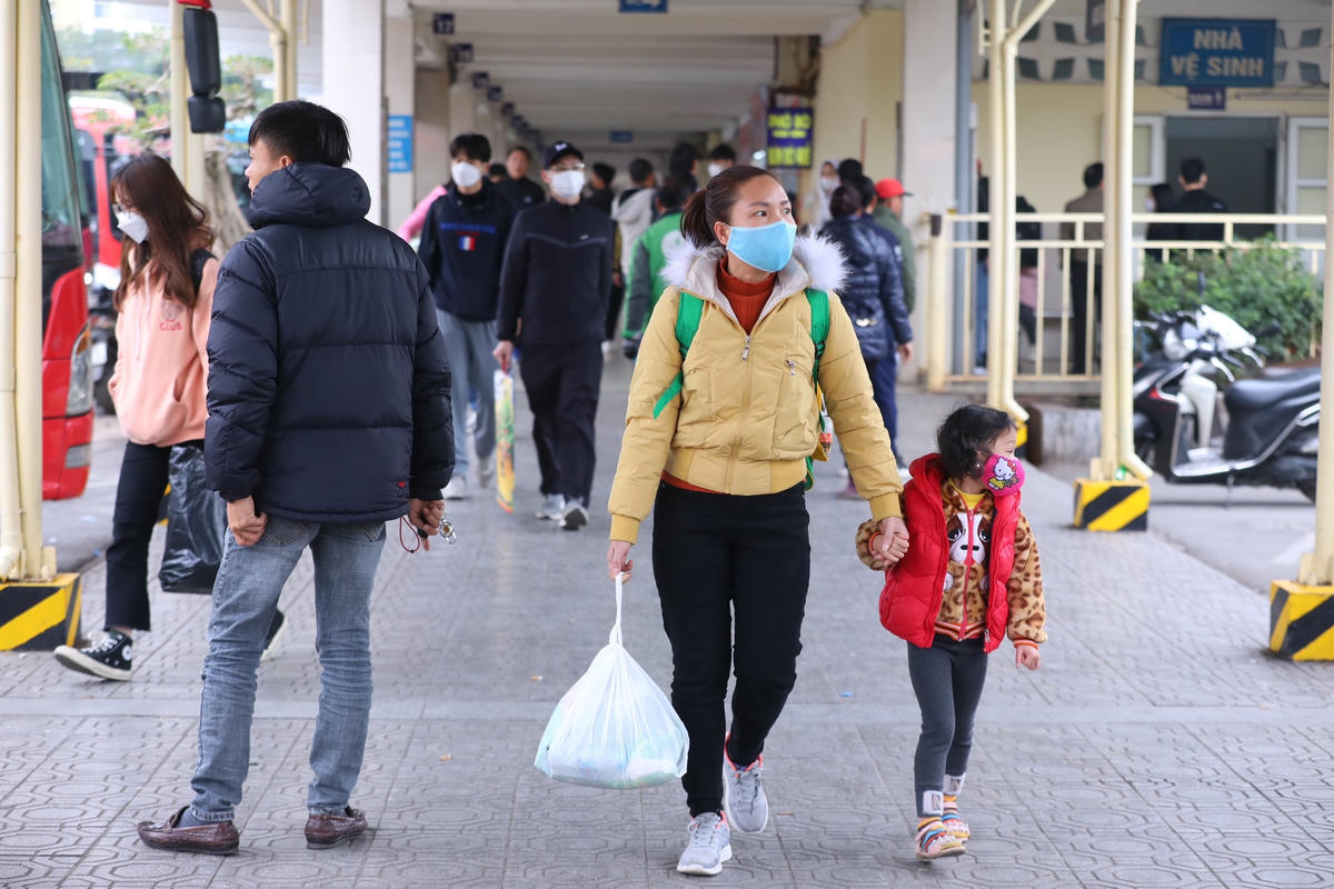 Do sợ đông nên nhiều người chờ đến ngày đầu tiên của kỳ nghỉ lễ mới dám về quê hưởng kỳ nghỉ lễ. 