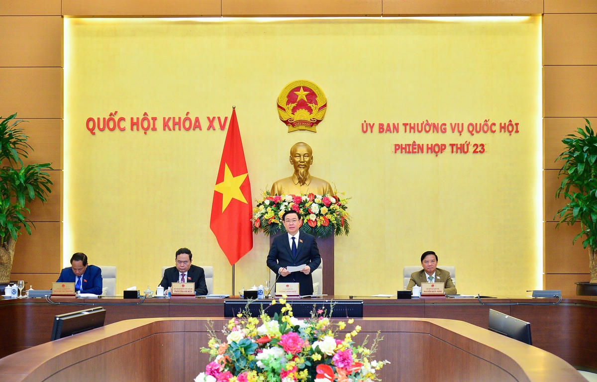 Chủ tịch Quốc hội Vương Đình Huệ phát biểu khai mạc phiên họp. Nguồn: Quochoi.vn