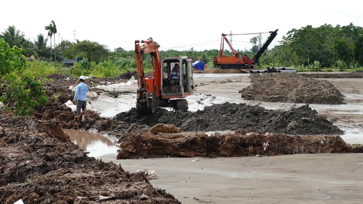 Dự án cao tốc Cần Thơ – Cà Mau chậm tiến độ vì thiếu cát san lấp.