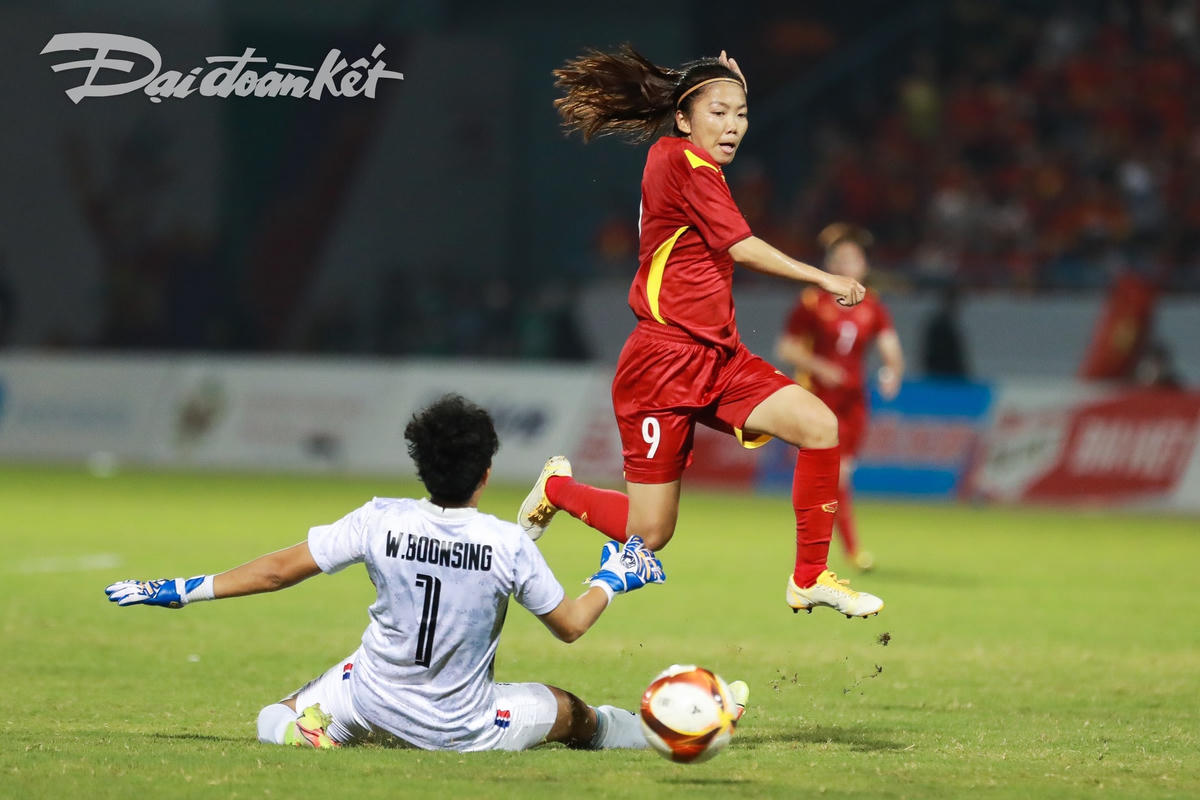 [ẢNH] Lần thứ 3 liên tiếp Đội tuyển nữ Việt Nam lên ngôi vô địch SEA Games