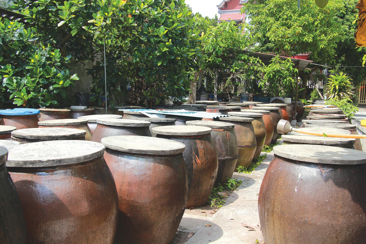 Làng nghề nước mắm trăm năm