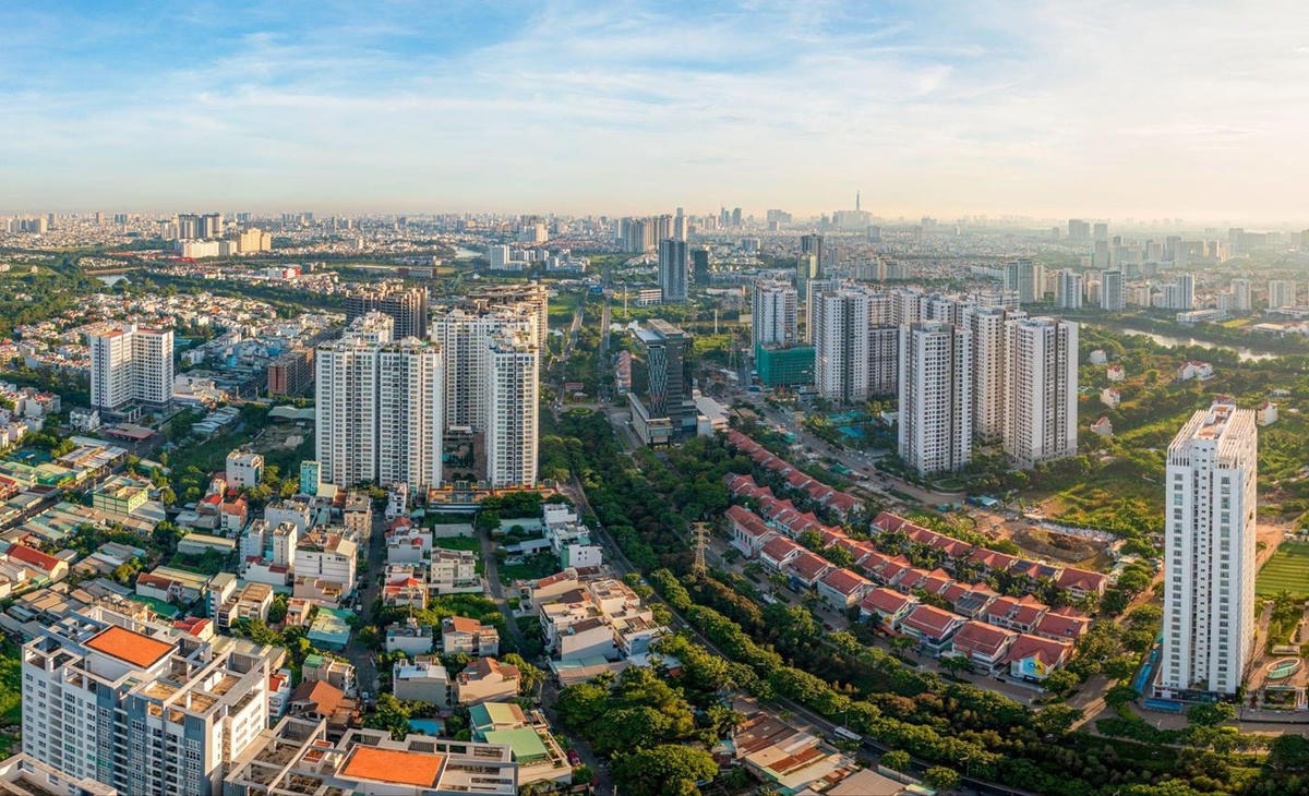 Do nằm cạnh quận 7, huyện Nhà Bè có tốc độ đô thị hóa rất nhanh và đáp ứng nhiều tiêu chí lên thẳng thành phố.
