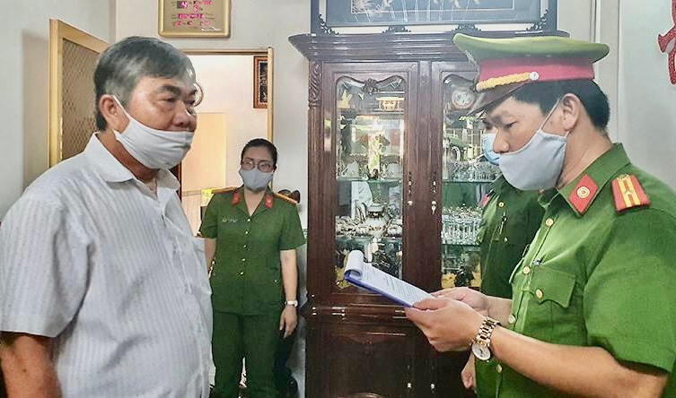 Cựu Phó chủ tịch tỷnh Phú Yên đang nghe lệnh truy tố.